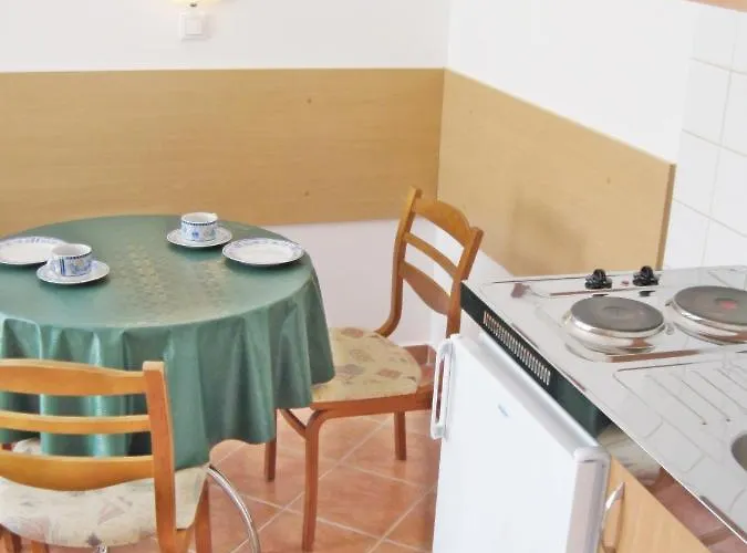 Suele & Guest house 3*